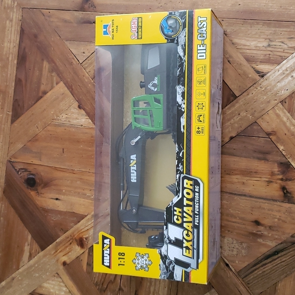 HULNA 11 CH EXCAVATOR Die hard Remote control